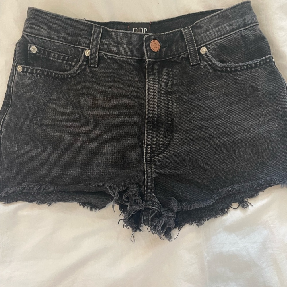 BDG girlfriend high rise short black denim shorts size 25